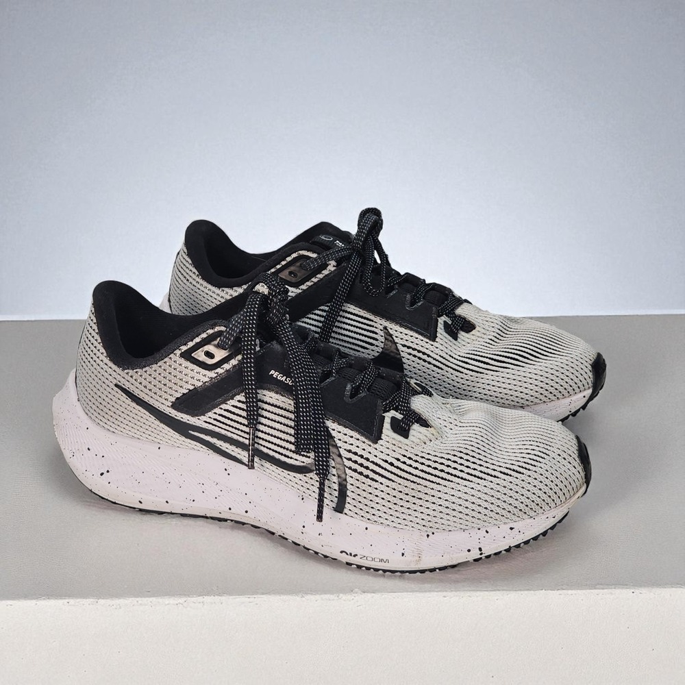 Nike Air Zoom Pegasus 40 Gray Black White Shoes Sneakers Dv3854 004 Women's 9